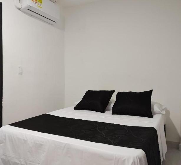 חדר סטנדרט, Black & White