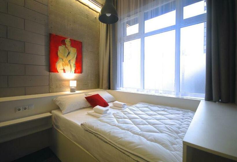 غرفة قياسية, Cubby