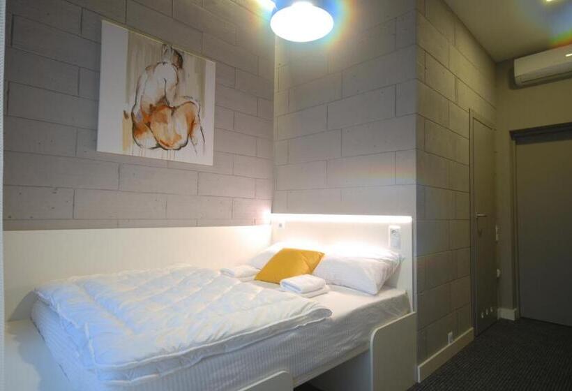 غرفة سوبيريور, Cubby