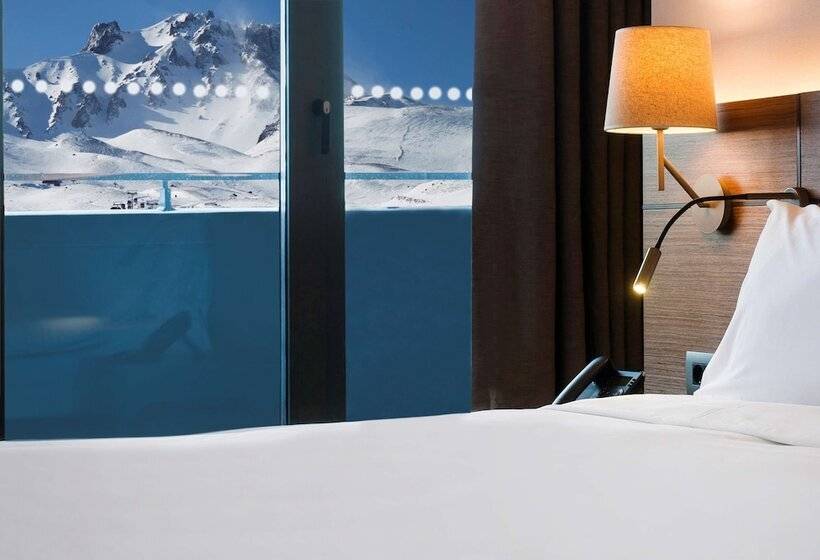 جناح جونيور مطل على الجبل, Radisson Blu Hotel, Mount Erciyes