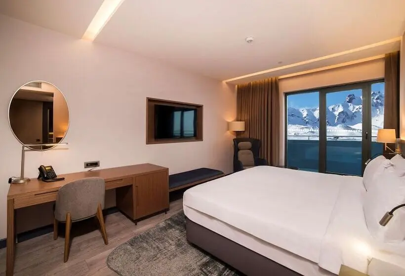 Juniorsviitti Vuoristonäkymä, Radisson Blu Hotel, Mount Erciyes