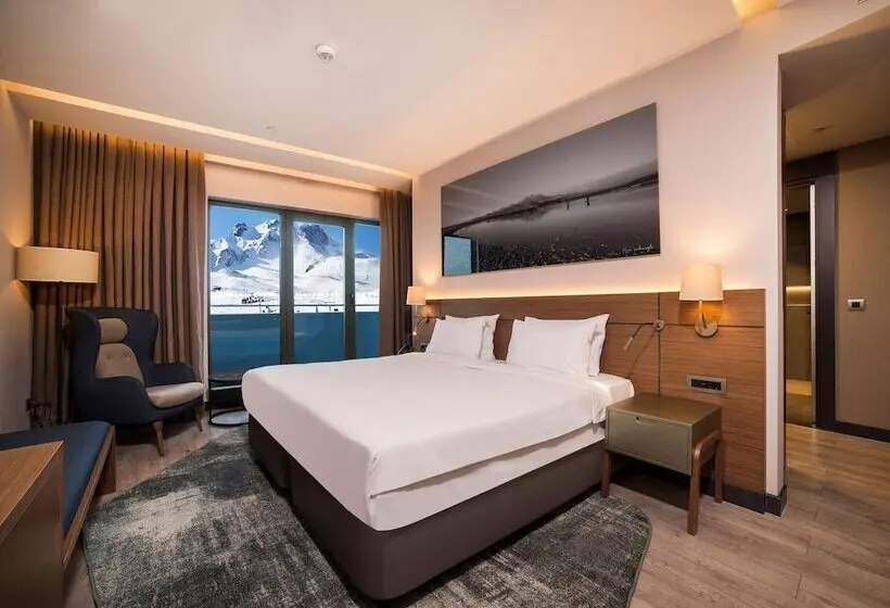 Juniorsviitti Vuoristonäkymä, Radisson Blu Hotel, Mount Erciyes