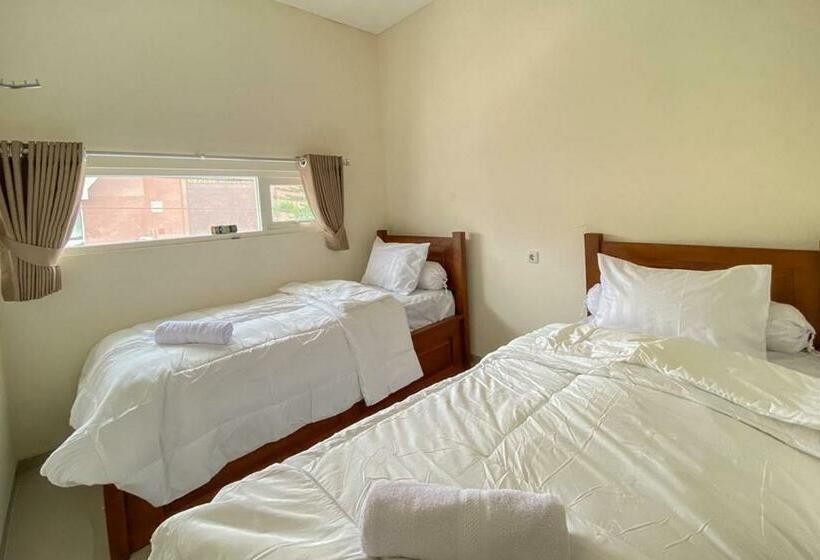 スタンダードルーム, Nipa Guest House Near Universitas Widyagama Mitra Reddoorz