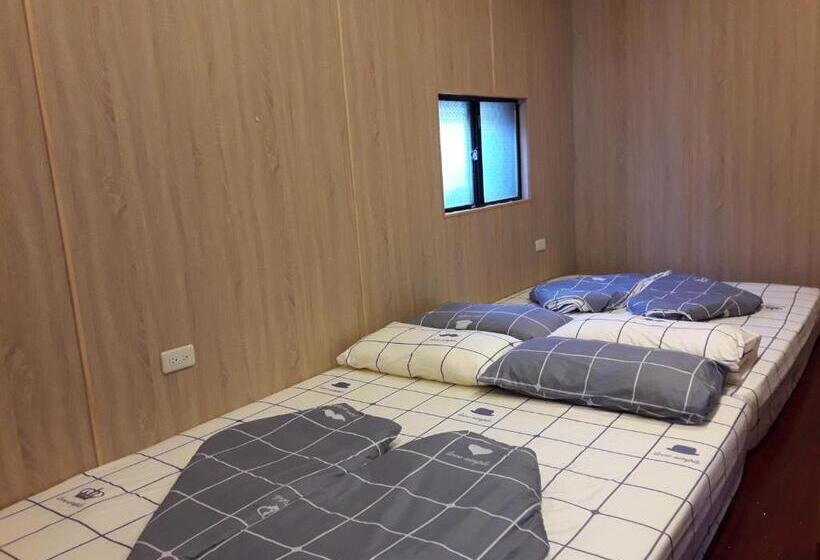 اتاق استاندارد چهارنفره با سرویس بهداشتی مشترک, Beer Inn綠島