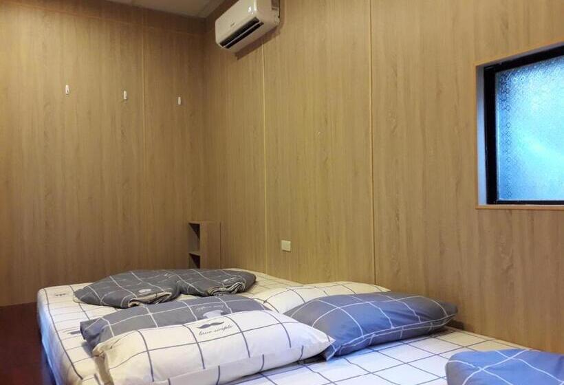 اتاق استاندارد چهارنفره با سرویس بهداشتی مشترک, Beer Inn綠島