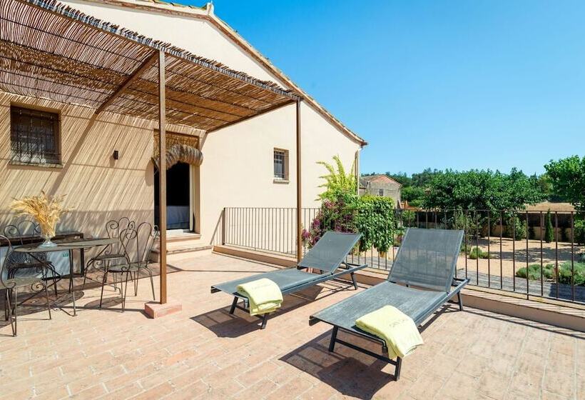 Номер Стандарт, Can Casi House