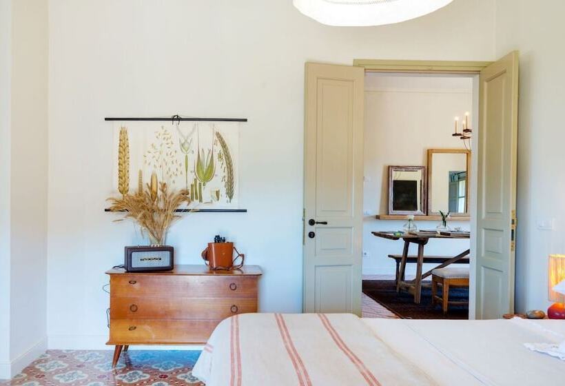 标准间, Can Casi House