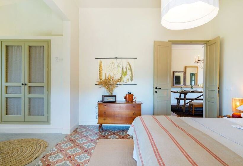 标准间, Can Casi House