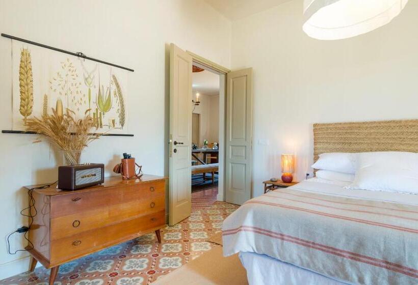 带露台的小型套房, Can Casi House