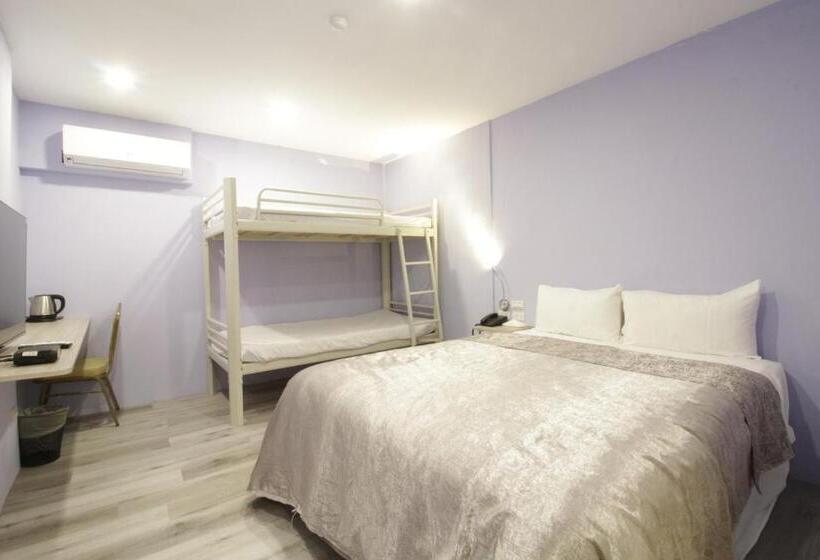 Quarto Quádruplo Standard, We