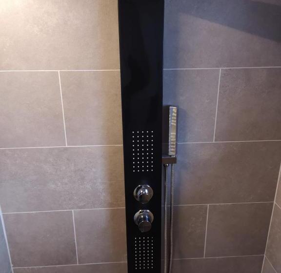 四人标准间, Casa Lommel