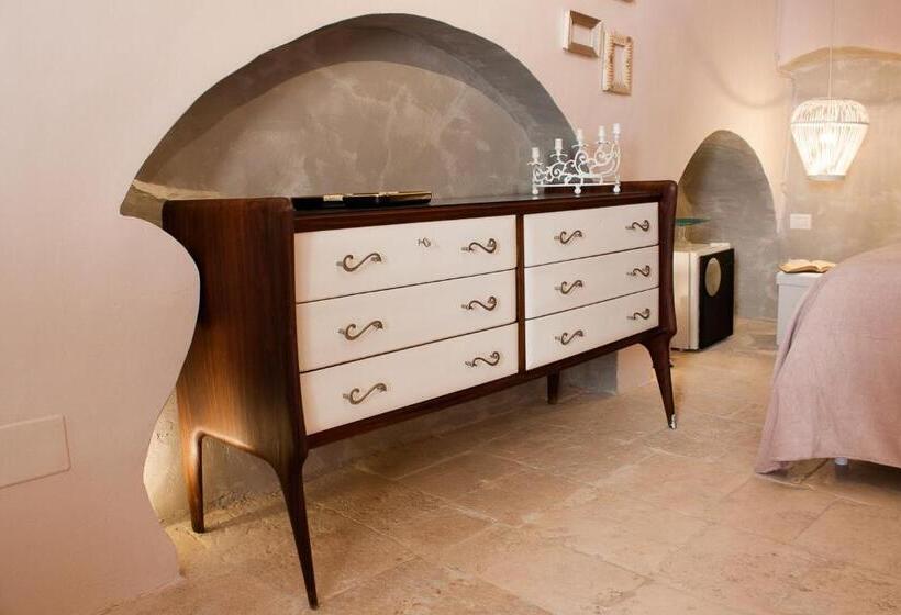 デラックスルーム, Iconica