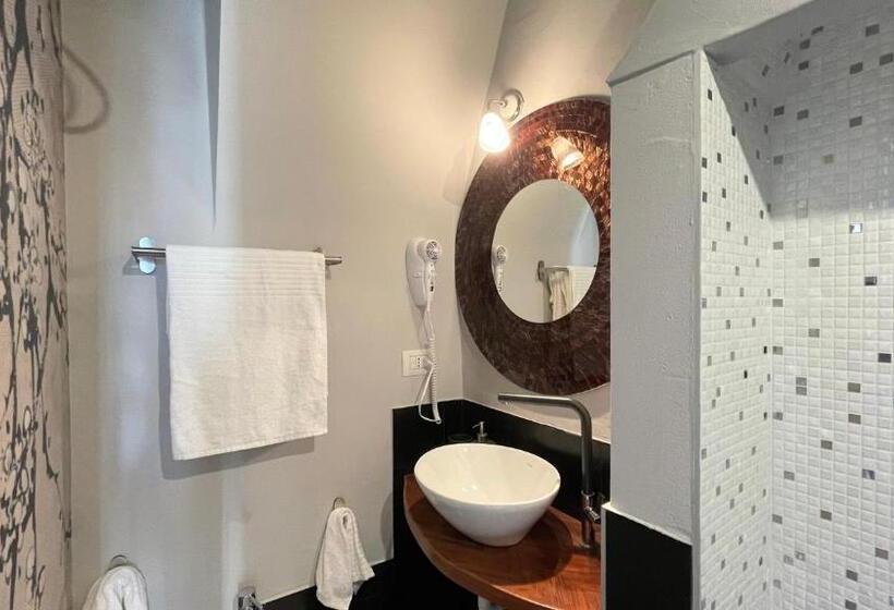 デラックスルーム, Iconica