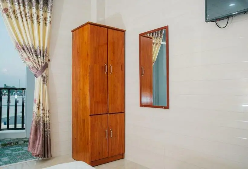 اتاق لوکس, Hiep Hoa