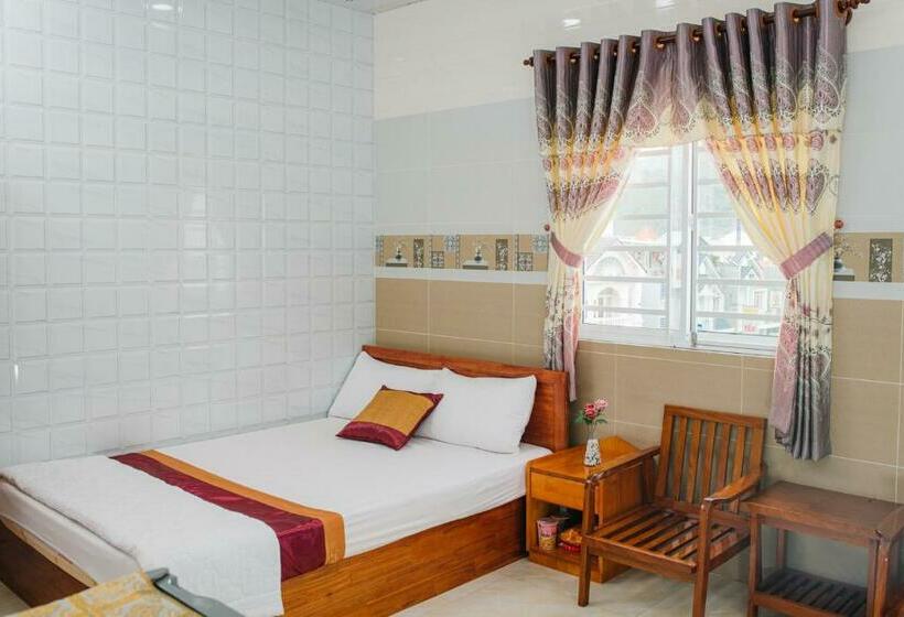 اتاق لوکس, Hiep Hoa