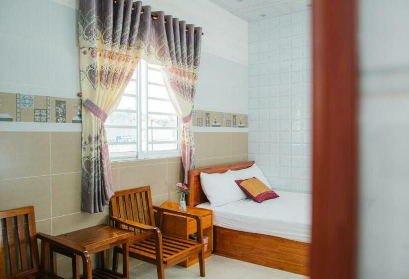 اتاق لوکس, Hiep Hoa