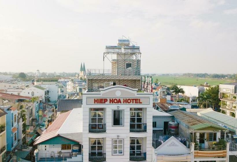 اتاق لوکس, Hiep Hoa