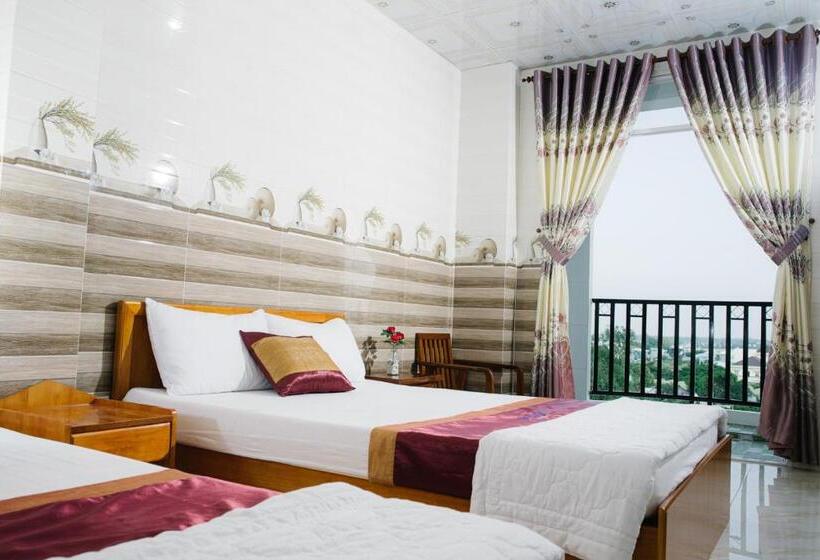 اتاق لوکس, Hiep Hoa