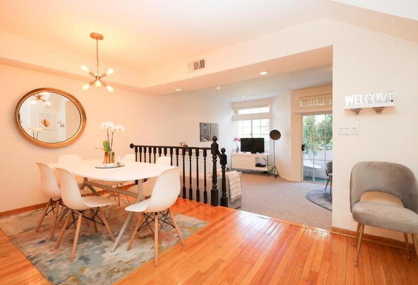 חדר סטנדרט לשלושה עם טרסה, The Clouds