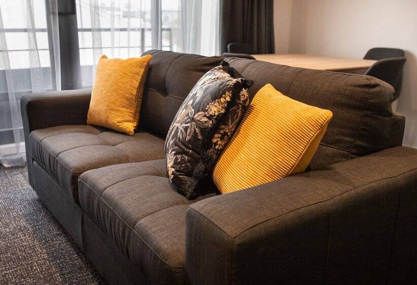 带2个卧室的公寓, Give