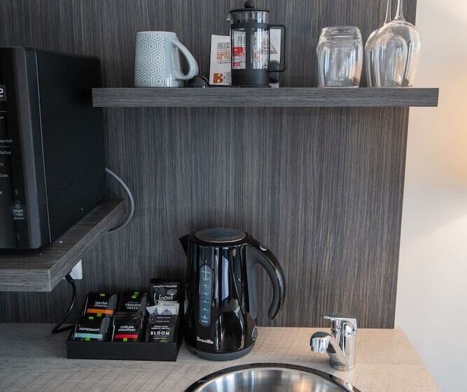 管理人员工作室, Give