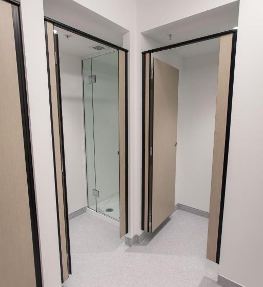 共用房间的床, Give