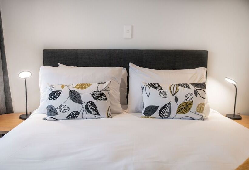 带2个卧室的公寓, Give