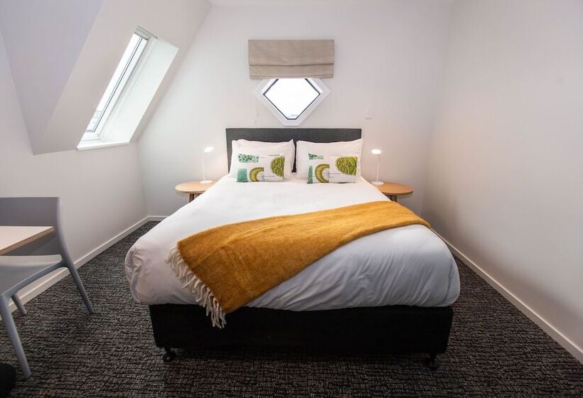 带2个卧室的公寓, Give