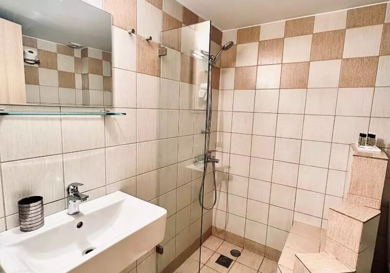 اتاق استاندارد, Mc Queen Rooms & Apartments