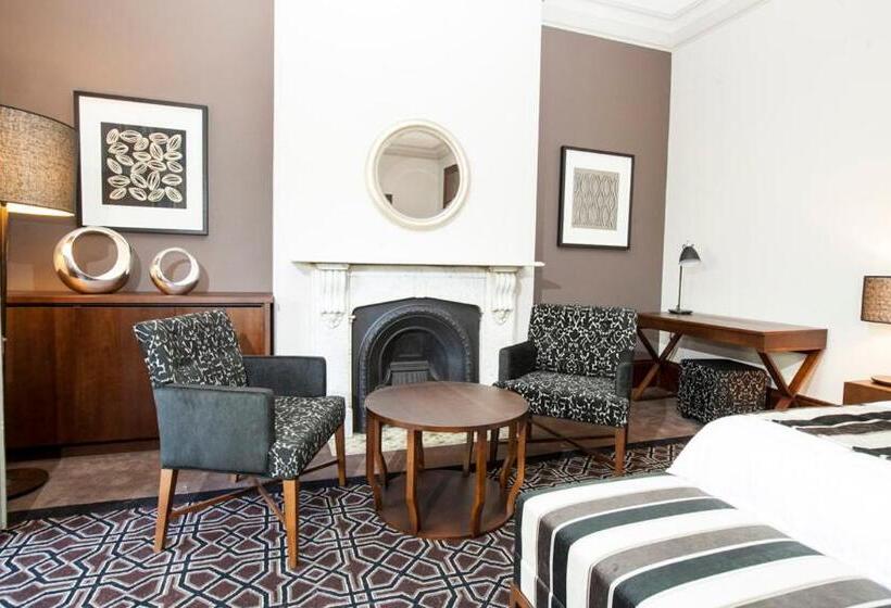 디럭스 스위트 킹 침대, Avonmore On The Park Boutique