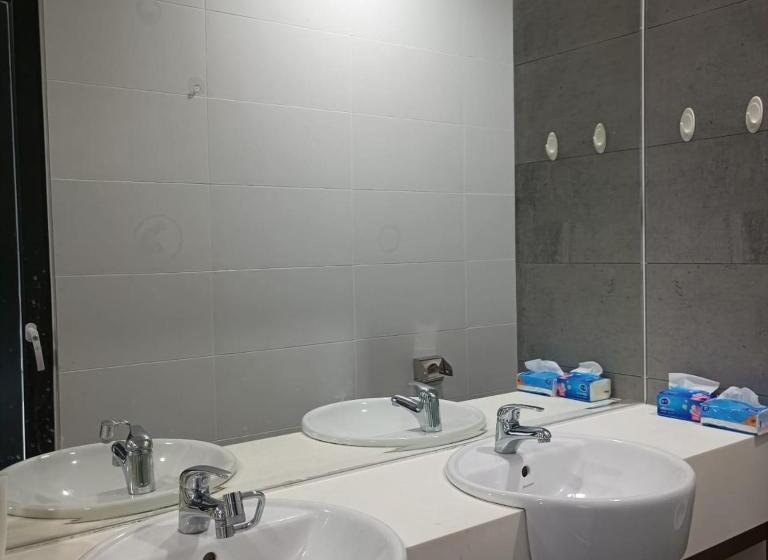 آپارتمان 2 خوابه, Mega Inn
