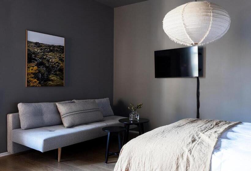 استودیوی استاندارد, Rey Apartments