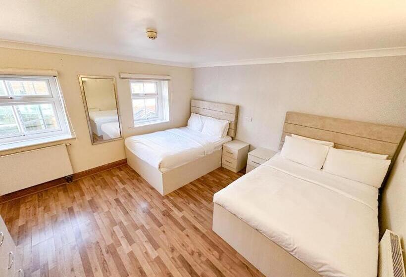 Семейный Номер, Sk Baylis House