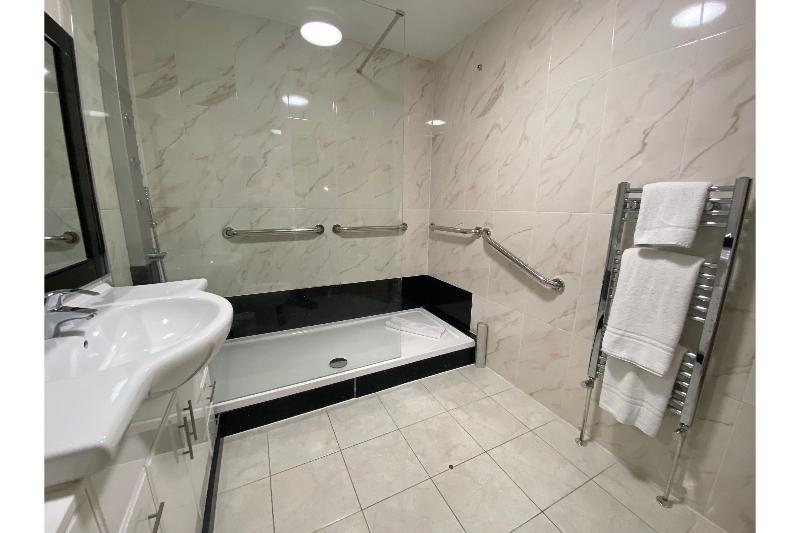 Номер Superior, Sk Baylis House