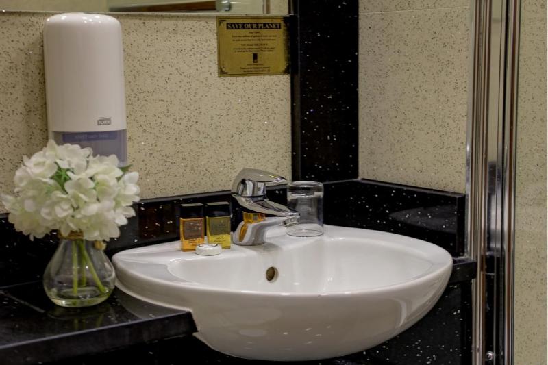 Номер Стандарт, Sk Baylis House