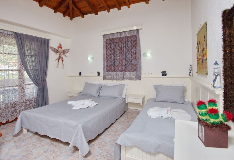 اتاق اساندارد با چشمانداز جانبی به دریا, Sossinola