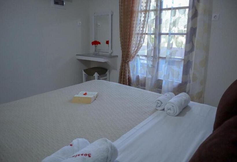 اتاق استاندارد سه نفره, Sossinola