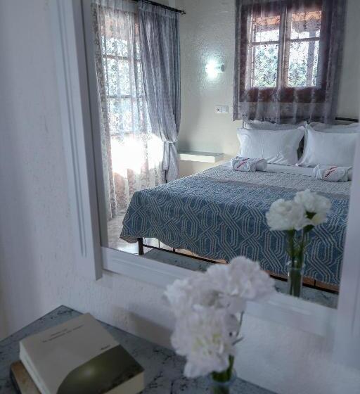 اتاق اساندارد با چشمانداز جانبی به دریا, Sossinola