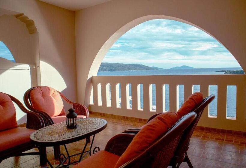 استودیوی سوپریور, Sossinola