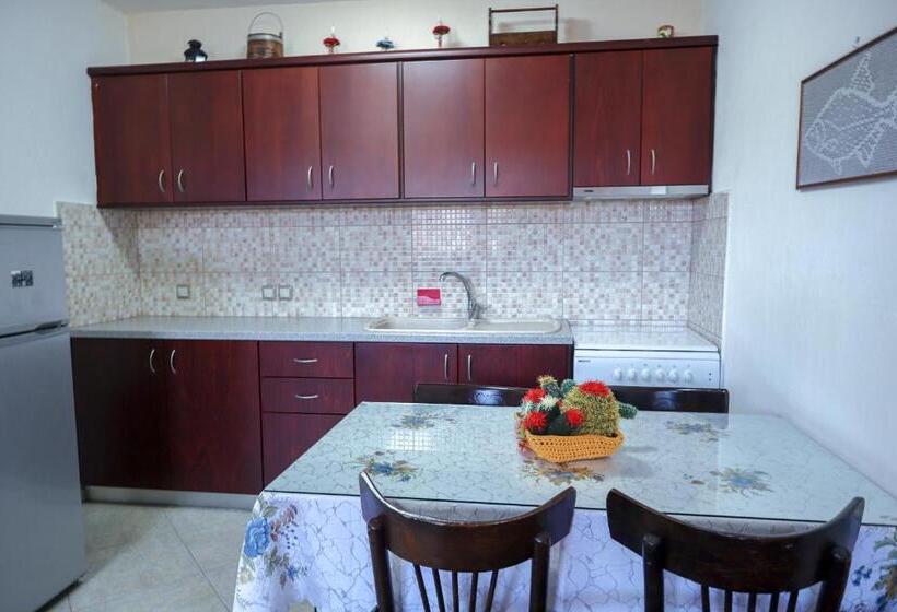 آپارتمان 1 خوابه با چشمانداز باغ, Sossinola