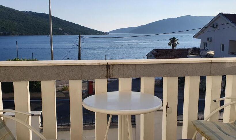 اتاق لوکس چهار تخته, Xanadu