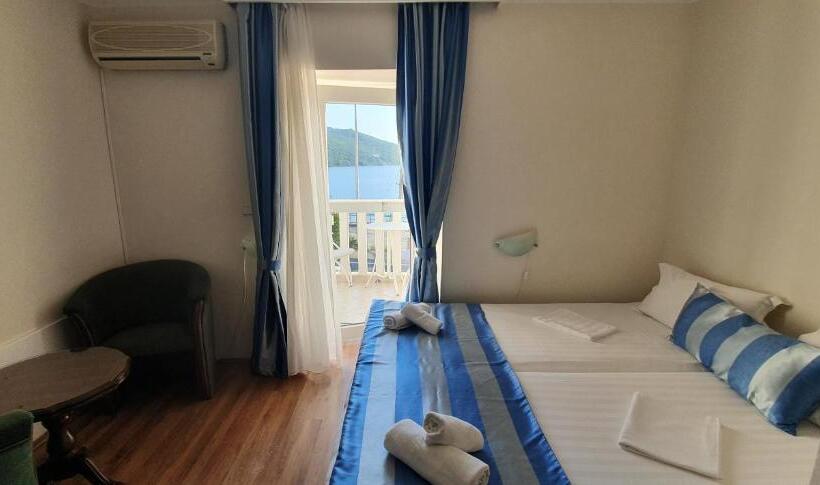 Triple Room Sea View, Xanadu