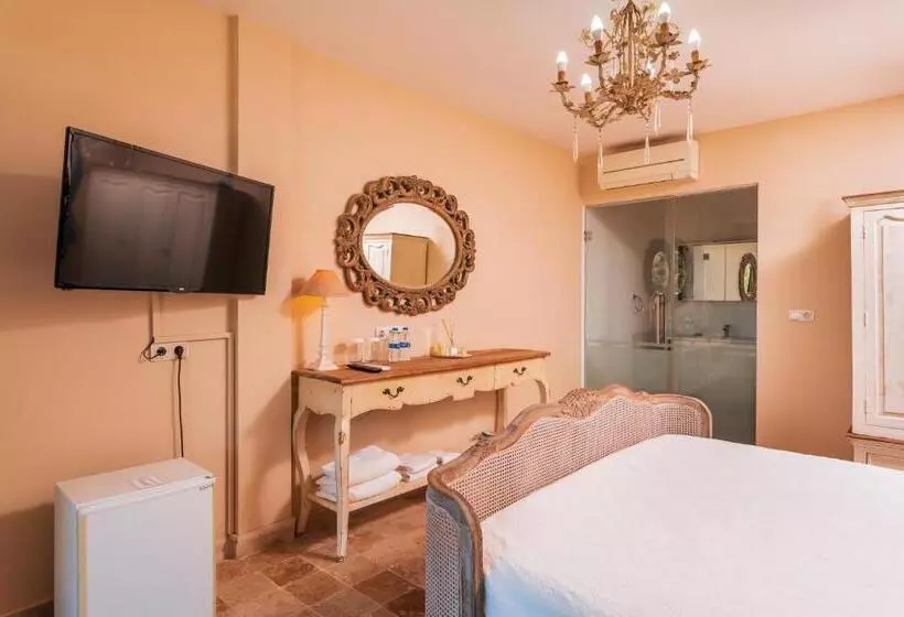 Economy Room