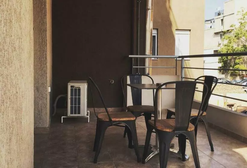 آپارتمان لوکس 1 خوابه, Mc Queen Rooms & Apartments
