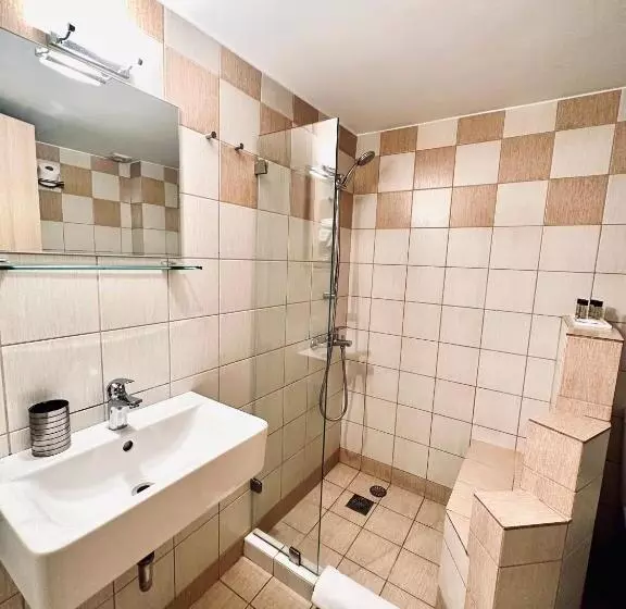 اتاق استاندارد, Mc Queen Rooms & Apartments
