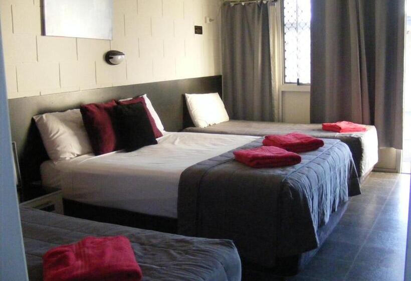 اتاق خانوادگی, Motel Lodge