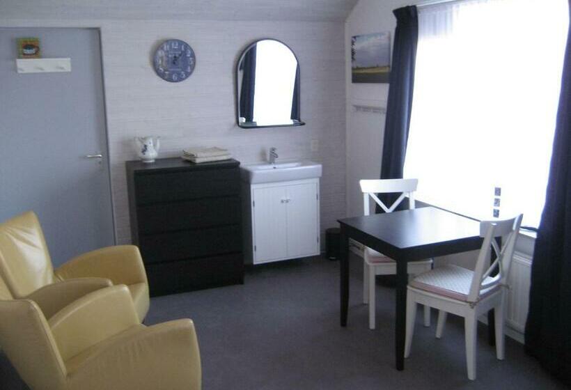 バス共有のスタンダードルーム, Bed And Breakfast De Mozaiektegel Uden