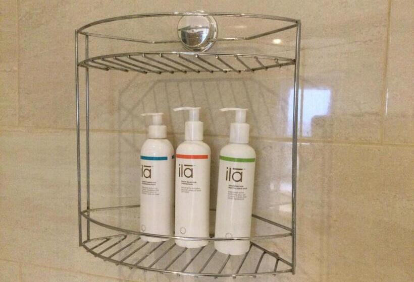 חדר סטנדרט, Field End House Strawberry Lane Meysey Hampton