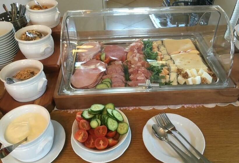 اتاق لوکس با بالکن, Hopfenhof