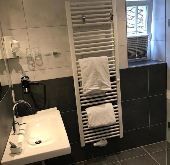 غرفة قياسية, Klapperburg